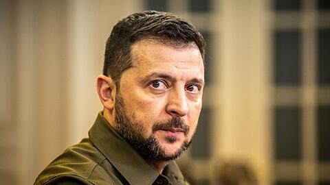 Bachmut und zwei weitere Städte: Der ukrainische Präsident Wolodymyr Selenskyj kündigt die Rückeroberung an.