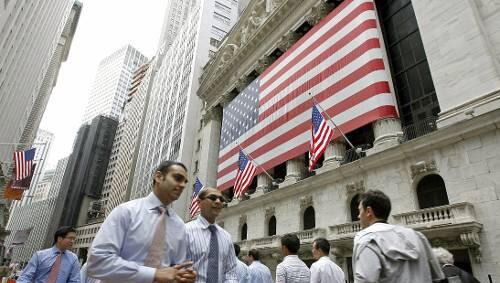 Leitbörse Wall Street in New York: Die US-Regierung macht 500 Milliarden Dollar locker. Leitbörse Wall Street in New York: Die US-Regierung macht 500 Milliarden Dollar locker.