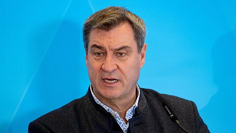 Markus Söder (CSU), Ministerpräsident von Bayern, nimmt nach der Haushaltsklausur des bayerischen Kabinetts am Tegernsee an einer Pressekonferenz teil.