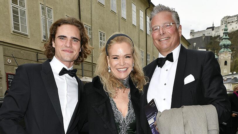Cedric von Halem mit seinen Eltern Carina und Clemens von Halem.