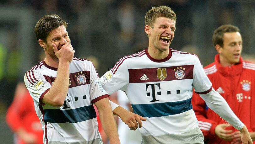 Thomas Müller und Xabi Alsonso haben nach dem 4:0-Erfolg des FC Bayern gegen Frankfurt gut lachen. Thomas Müller und Xabi Alsonso haben nach dem 4:0-Erfolg des FC Bayern gegen Frankfurt gut lachen.