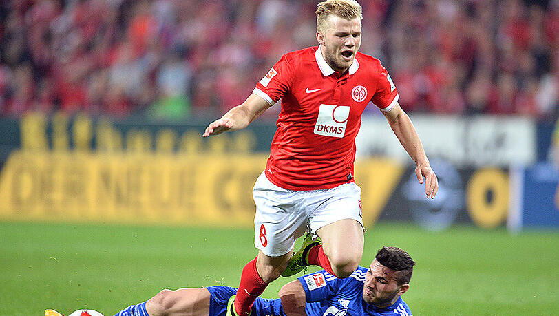 Wohl bald Teamkameraden beim FC Schalke 04: Johannes Geis (oben) und Sead Kolasinac. Wohl bald Teamkameraden beim FC Schalke 04: Johannes Geis (oben) und Sead Kolasinac.