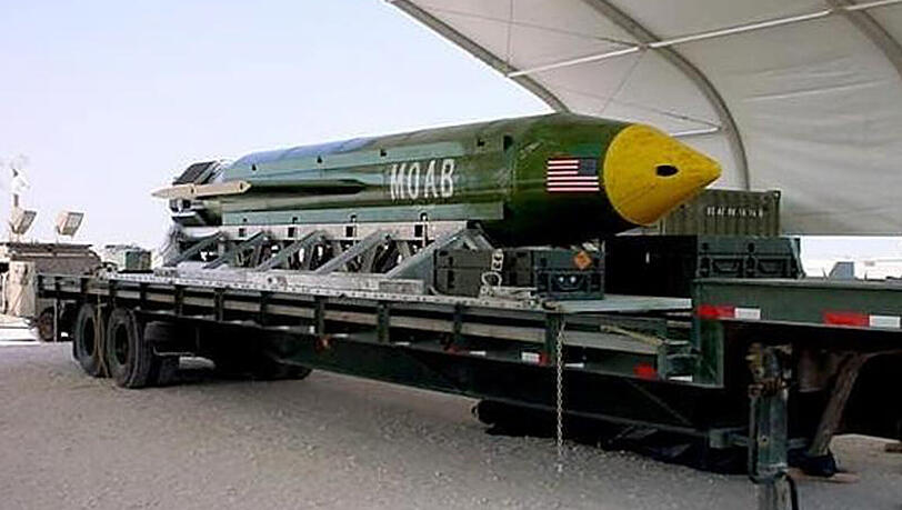 Die "Mutter aller Bomben" wurde von den US-Streitkräften über Afghanistan abgeworfen. Die "Mutter aller Bomben" wurde von den US-Streitkräften über Afghanistan abgeworfen.