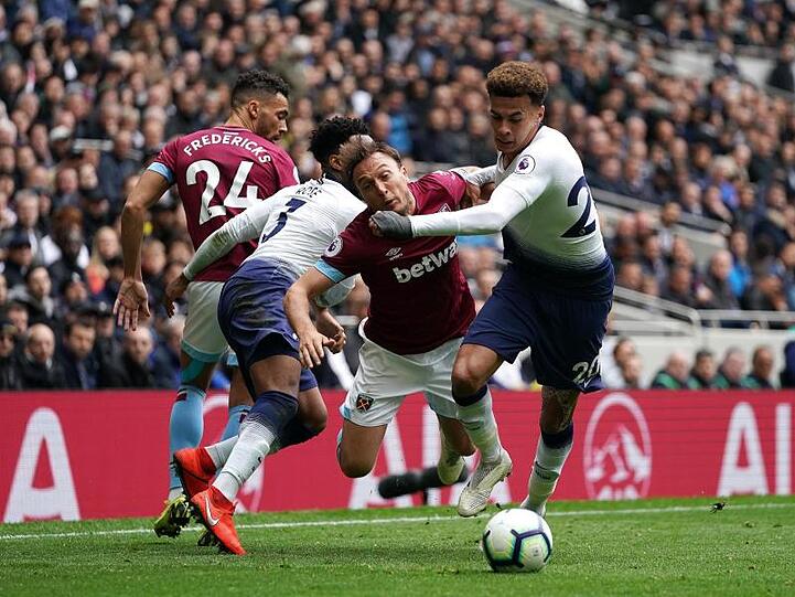 Tottenham Hotspur hat im Kampf um die erneute Qualifikation zur Champions League einen Dämpfer kassiert.