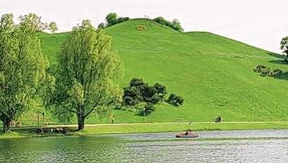 Eine der großen, grünen Lungen der Stadt: Der Olympiapark im Münchner Norden lockt vor allem Bewohner aus nahen Wohnvierteln an. Eine der großen, grünen Lungen der Stadt: Der Olympiapark im Münchner Norden lockt vor allem Bewohner aus nahen Wohnvierteln an.
