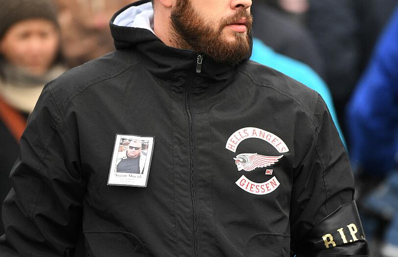 Hells Angels und Mitglieder befreundeter Rockergruppen aus mehreren Ländern bei der Beerdigung des  erschossenen Hells Angels-Chefs von Gießen, Aygün Mucuk.