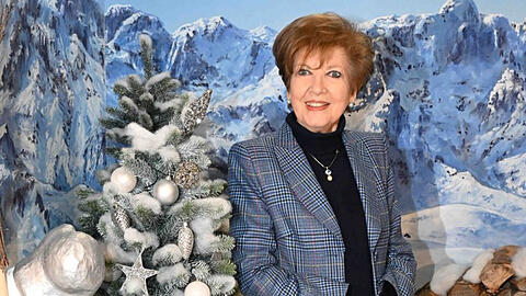 56 Jahre lang stand sie für den BR vor der Kamera: Moderatorin Carolin Reiber beim Budenzauber am Montag. 56 Jahre lang stand sie für den BR vor der Kamera: Moderatorin Carolin Reiber beim Budenzauber am Montag.