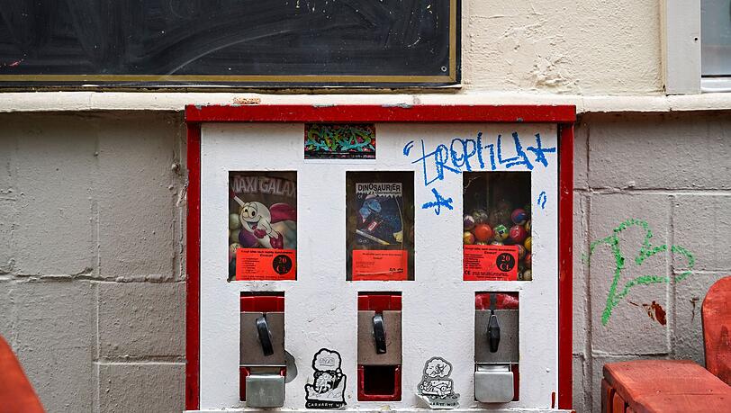 Mit B&ouml;llern aus Tschechien gelang es dem Trio, einen Kaugummiautomaten zu sprengen. (Symbolbild)