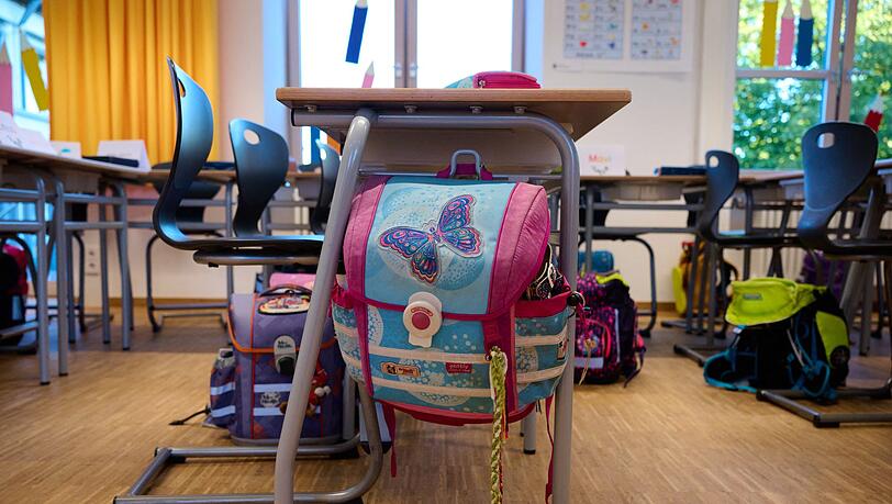 Grundsch&uuml;ler in Bayern sollen mehr Unterricht bekommen. (Symbolbild)