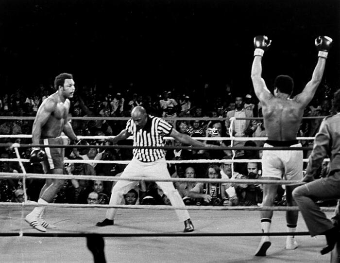 Die K.o.-Maschine Foreman war keine langen Fights gewöhnt, Ali 
setzte aus der Deckung immer wieder Wirkungstreffer.