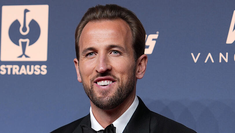Harry Kane vor der Ballon-d'Or-Gala auf dem Roten Teppich.