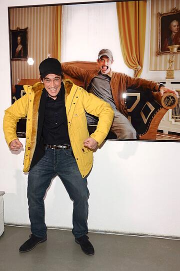 Model Werner Schreyer vor seinem Foto