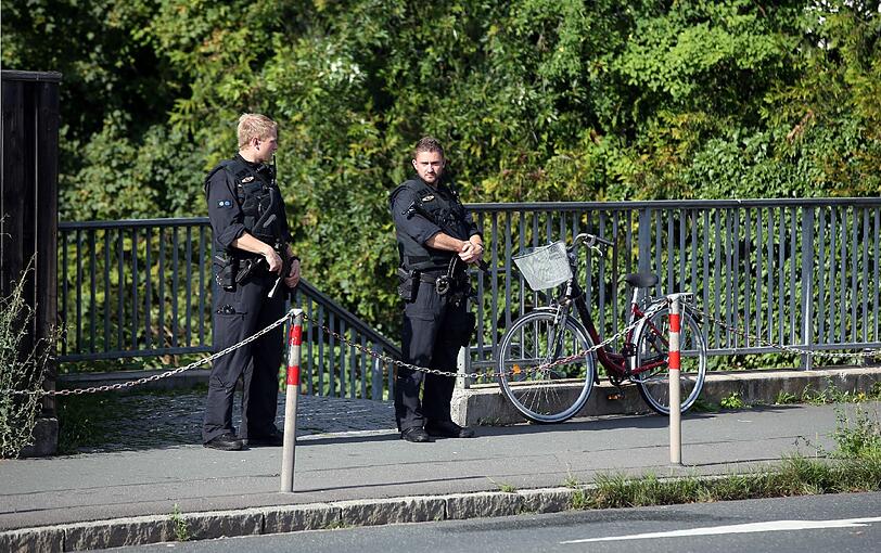 In der Nähe der Erstaufnahmeeinrichtung für Flüchtlinge in Zirndorf ist am Mittwoch ein Koffer explodiert.