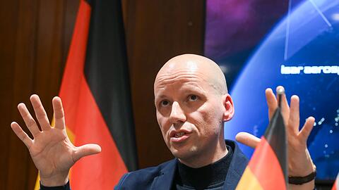 Laut Scherf wird das geplante Verteidigungssystem im All sicherstellen, "dass Europa den Kampf um seine Souveränität gewinnt."