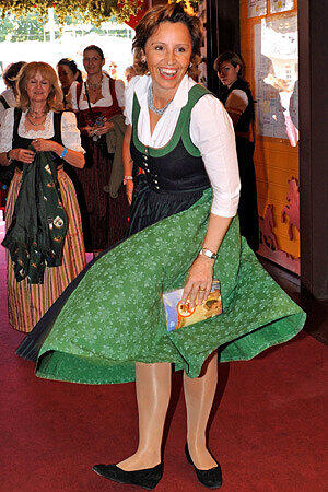 Auch Sozialministerin Christine Haderthauer genoss ihren Ausflug auf die Wiesn, bevor sie ebenfalls zur Klausur antanzen musste.