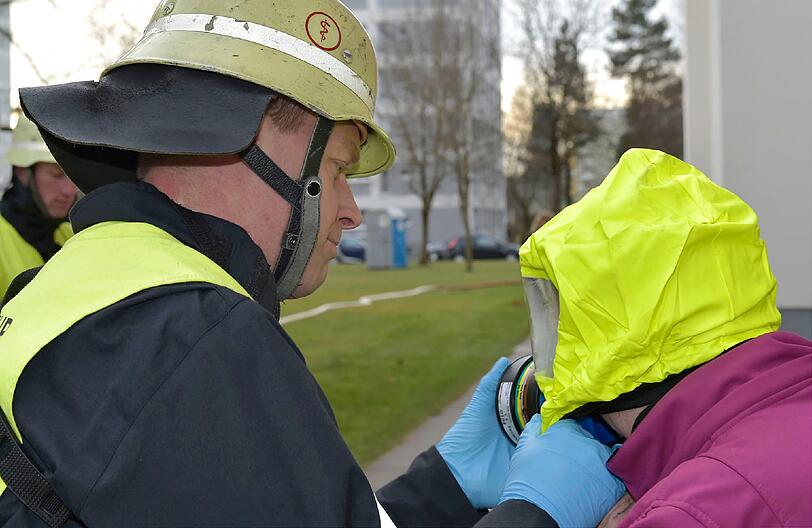 Am Samstagmorgen hat es in einem achtstöckigen Mehrfamilienhaus im Linus-Funke-Weg gebrannt