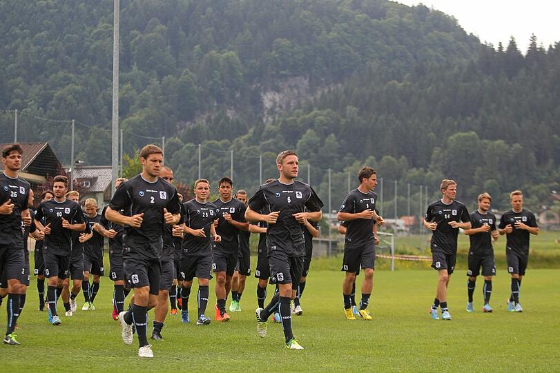 Erste Trainingseinheit der Löwen auf dem Sportplatz von Wörgl.
