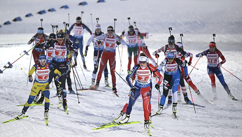 Die 17 Frauen-Staffeln auf der Strecke.