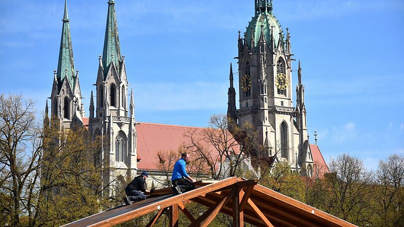 Arbeiten auf dem Dach.