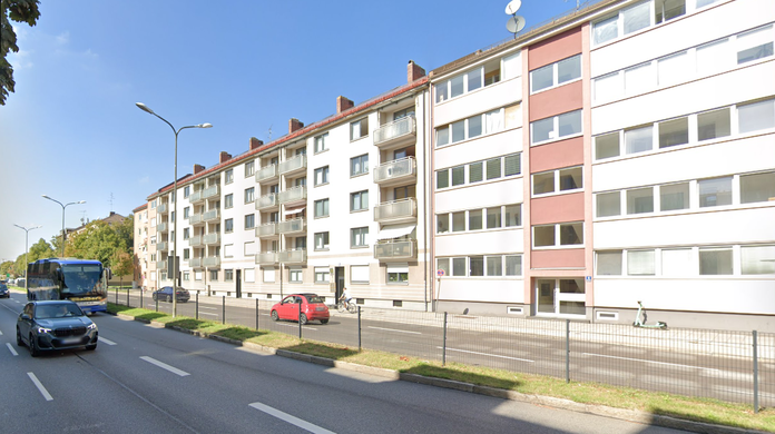 Eine der dreckigsten Straßen der Stadt: Die Moosacher Straße im Münchner Norden.
