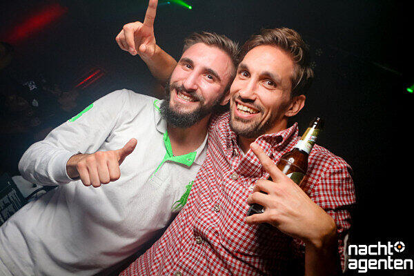 Apres-Wiesn-Party im Jack Rabbit. Mehr Bilder unter: http://www.nachtagenten.de/event/26.09.2015/jack-rabbit/wuide-wiesn-2015.332691.html