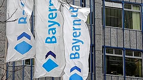 Ein Skandal nach dem anderen: Müssen die Fahnen vor der BayernLB bald auf Halbmast hängen?