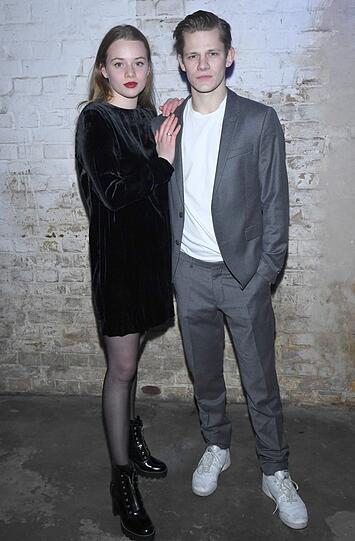 Luna Wedler und Max von der Groeben