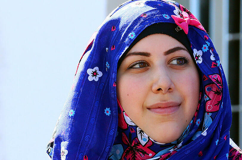 Elene Iman stellt sich als Dolmetscherin für Arabisch zur Verfügung.