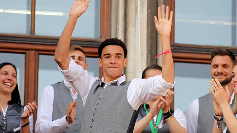 Wurde unter tosendem Applaus der Bayern-Fans empfangen: Jamal Musiala.