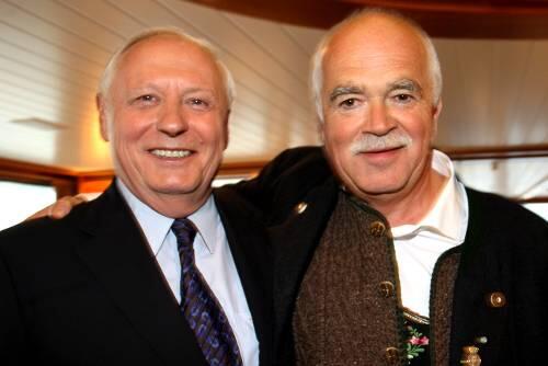 Nicht in derselben Partei und trotzdem Freunde. Oder vielleicht sogar gerade deswegen? Oskar Lafontaine und Peter Gauweiler auf der MS Starnberg.