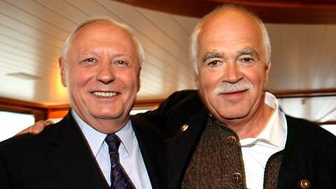 Nicht in derselben Partei und trotzdem Freunde. Oder vielleicht sogar gerade deswegen? Oskar Lafontaine und Peter Gauweiler auf der MS Starnberg.