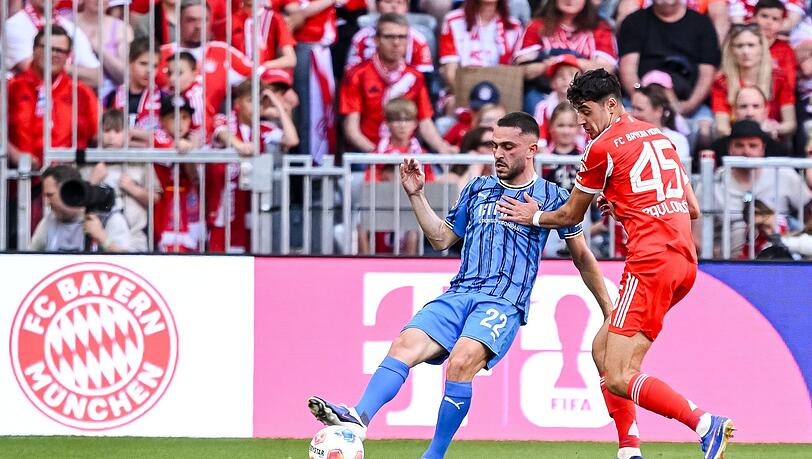 Hier noch Rivalen, bald wieder Teamkollegen bei den Bayern: Ibrahimovic (links) und Pavlovic (rechts). (Archivbild) Hier noch Rivalen, bald wieder Teamkollegen bei den Bayern: Ibrahimovic (links) und Pavlovic (rechts). (Archivbild)