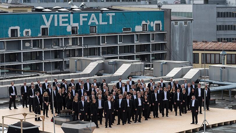 Vielfalt ist das Markenzeichen eines modernen Symphonieorchesters wie dem des Bayerischen Rundfunks – hier auf einem Dach im Werksviertel, wo der neue Konzertsaal entstehen soll. Vielfalt ist das Markenzeichen eines modernen Symphonieorchesters wie dem des Bayerischen Rundfunks – hier auf einem Dach im Werksviertel, wo der neue Konzertsaal entstehen soll.
