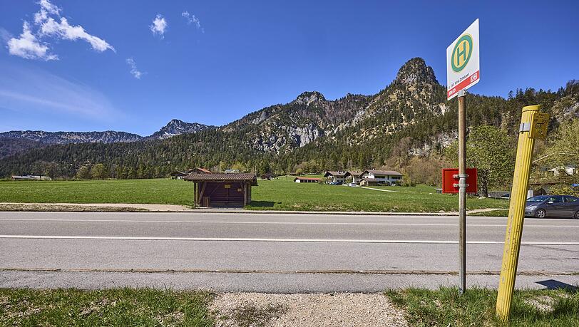 Eine Bushaltestelle im Landkreis Berchtesgadener Land.