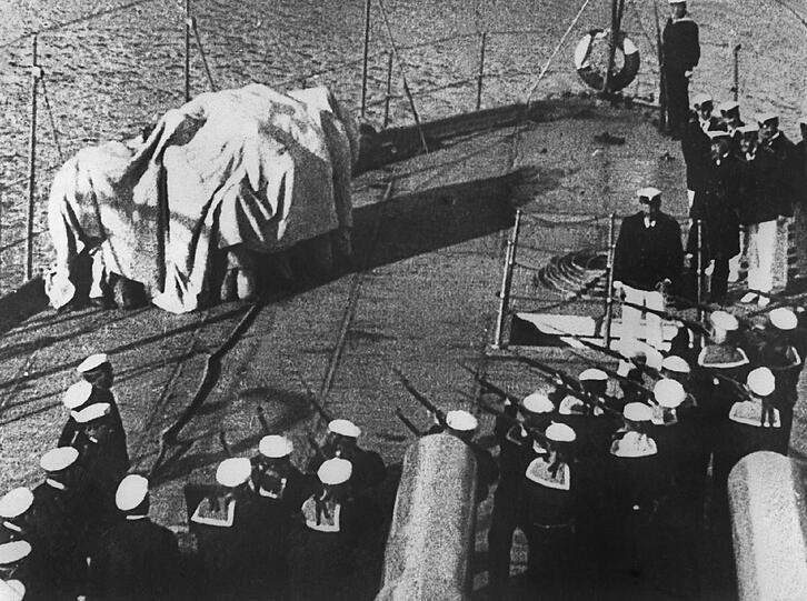 Szene aus dem Film "Panzerkreuzer Potemkin" aus dem Jahr 1925.