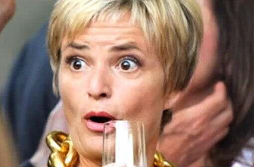 ...fragt sich selbst Gloria...