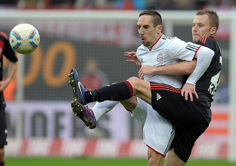 FRANCK RIBERY:Kam nach 61 Minuten, mit seiner Einwechslung ging ein Ruck durch die Elf. Wegen seiner Oberschenkelprellung mit dickem Verband, Pech mit einem abgefälschten Schuss (78.). Note 4