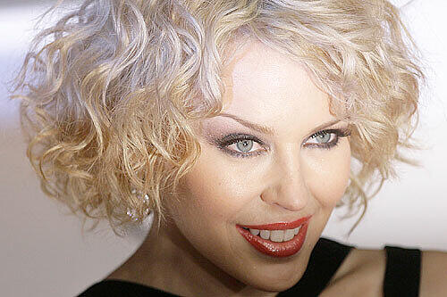 Wie die Monroe ist Kylie Minogue auch im Film- und Musikgeschäft erfolgreich. Auch ihre Frisur war offenbar kurzzeitig von Marilyn inspiriert.