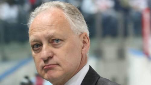 Wäscht beim Eishockey-Zoff Hände in Unschuld: Arena-Manager Rudolf Schnabel. Wäscht beim Eishockey-Zoff Hände in Unschuld: Arena-Manager Rudolf Schnabel.