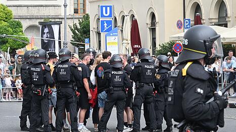 Das Bundesamt f&uuml;r Verfassungsschutz warnt vor, dass linksextreme Gruppen die deutschlandweiten Jugendproteste unterwandern und f&uuml;r ihre Zwecke missbrauchen k&ouml;nnten. (Symbolbild)