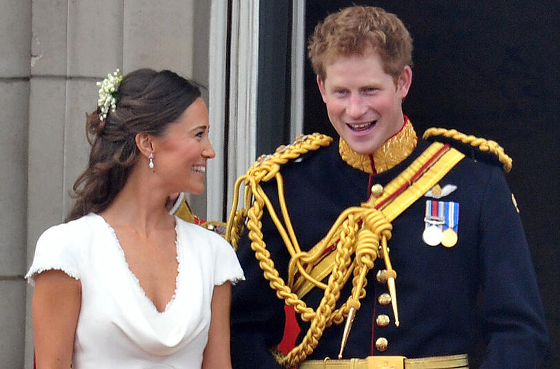 Herzogin Kate soll ihre kleine Schwester Pippa Middleton und Prinz Harry während ihrer Hochzeit bei einer Klo-Knutscherei erwischt haben.