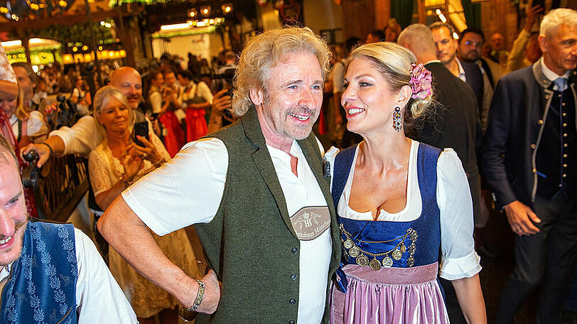 Thomas Gottschalk und Karina Mroß auf dem Münchner Oktoberfest