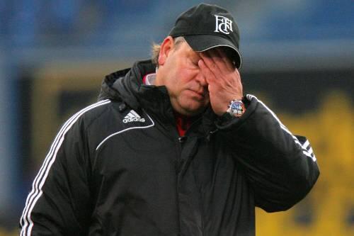 Trauriger Abschied in Rostock: Frank Pagelsdorf