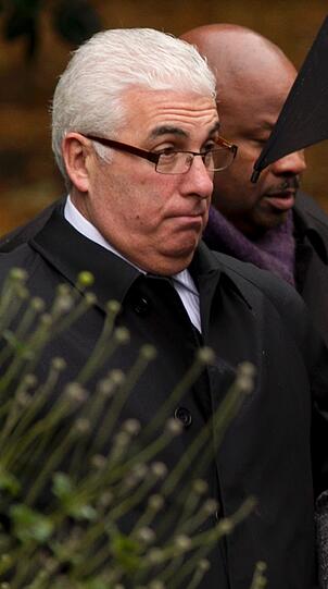 Auch Amys Vater Mitch Winehouse erschien zum Termin am St. Pancras Coroner's Court.