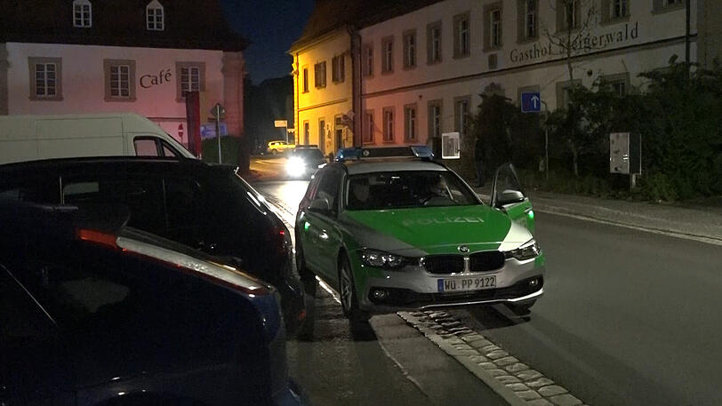 Großaufgebot am Jugendgefängnis in Ebrach - die Bilder vom Polizeieinsatz.