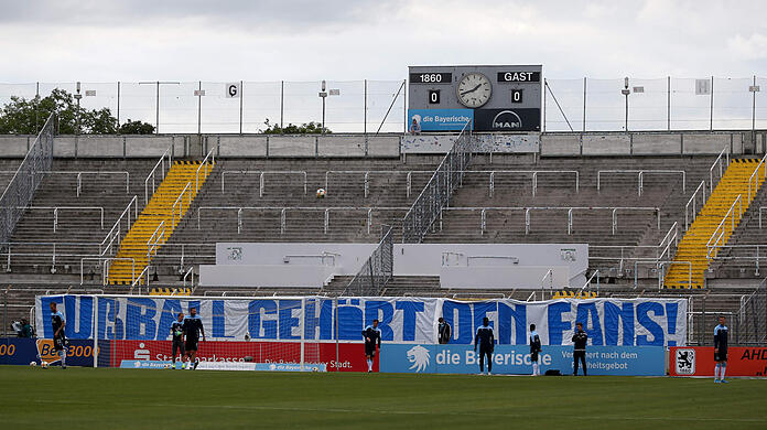 Die Westkurve im Grünwalder Stadion wird vorerst leer bleiben. Stehplätze sind verboten.