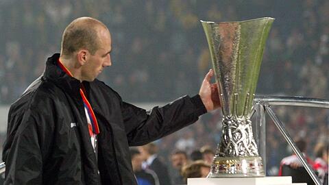 Im Jahr 2002 unterlag Borussia Dortmund mit Stürmer Jan Koller das Finale des UEFA-Cups dem Team von Feyenoord Rotterdam. Diesmal soll es anders laufen.