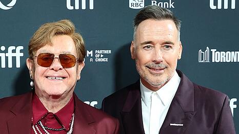 Elton John (li.) und David Furnish bei einem Event im September 2024.