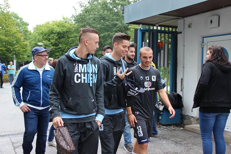 Weitere Bilder vom Löwen-Fanfest am Trainingsgelände an der Grünwalder Straße.
