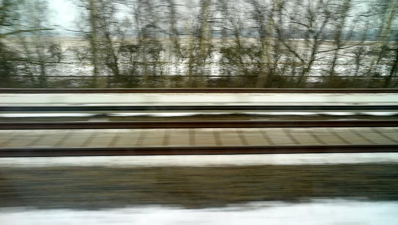 Gleis (Symbolbild) Gleis (Symbolbild)